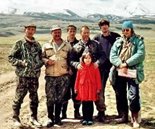 И.П.Кислицын (слева) с участниками экспедиции на плато Укок на границе с Китаем