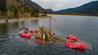 В Алтайском заповеднике подняли теплоход, затонувший 27 лет назад