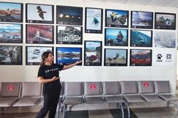 В аэропорту Горно-Алтайска представлены фотографии участников экспедиций «По следам снежного барса»